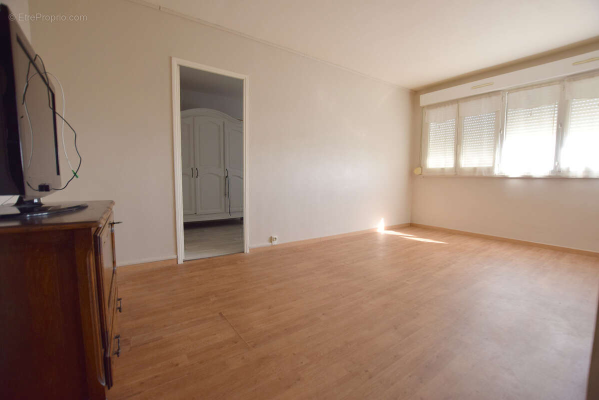 Appartement à GRAND-CHARMONT