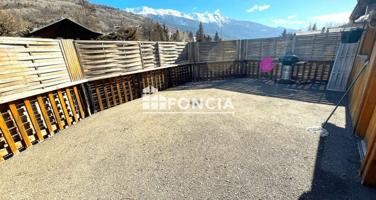 Appartement à LA SALLE-LES-ALPES