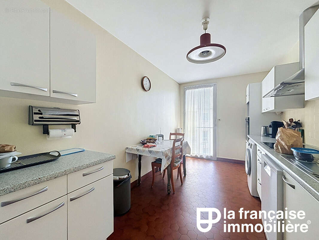 Exclusivité ! Appartement Rennes 5 pièces - 97.58 m² - 3 chambres - Terrasse Sud-Ouest - Cellier - Garage - photo 4