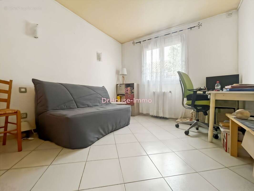 Maison à MONTBAZIN