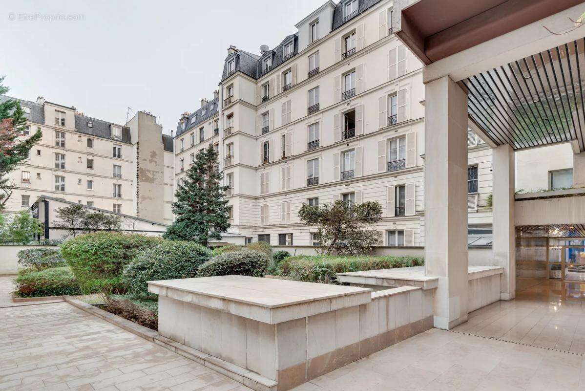 Appartement à PARIS-14E