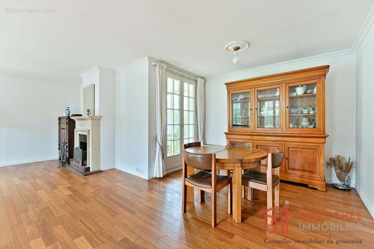 Maison à VILLECRESNES