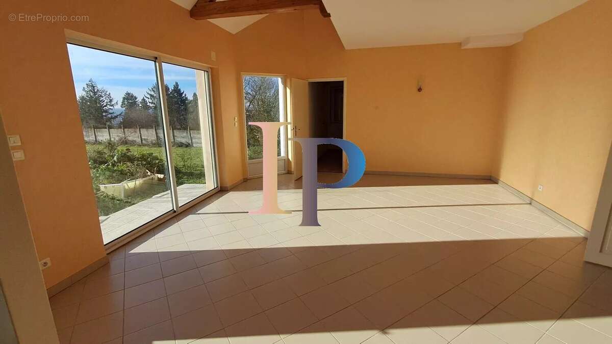 Maison à PARAY-LE-MONIAL