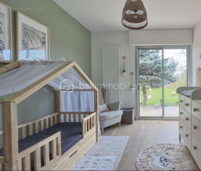 Maison à VARENNES-JARCY