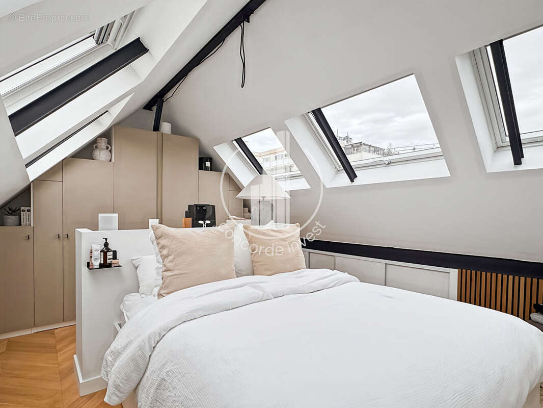 Appartement à COURBEVOIE