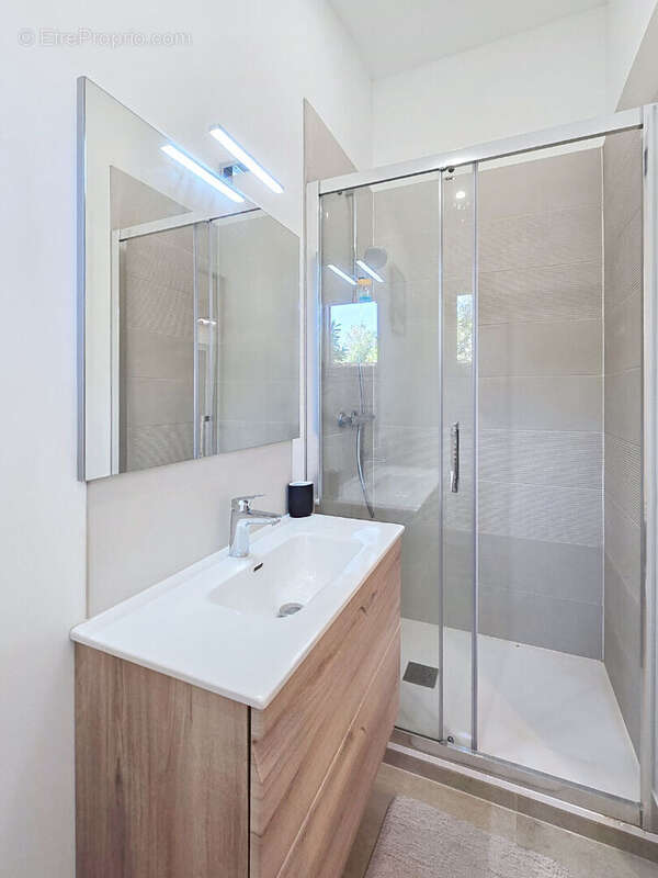 T2 dans une residence avec piscine - photo 6