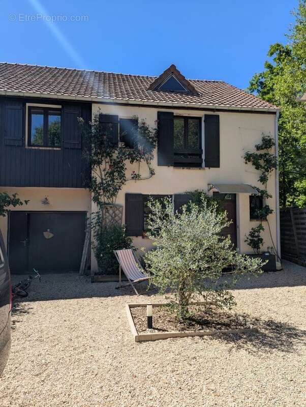 Maison à CHATEAUFORT