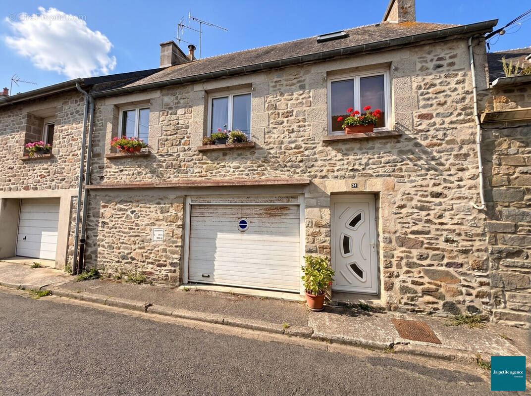 Maison à SAINT-VAAST-LA-HOUGUE