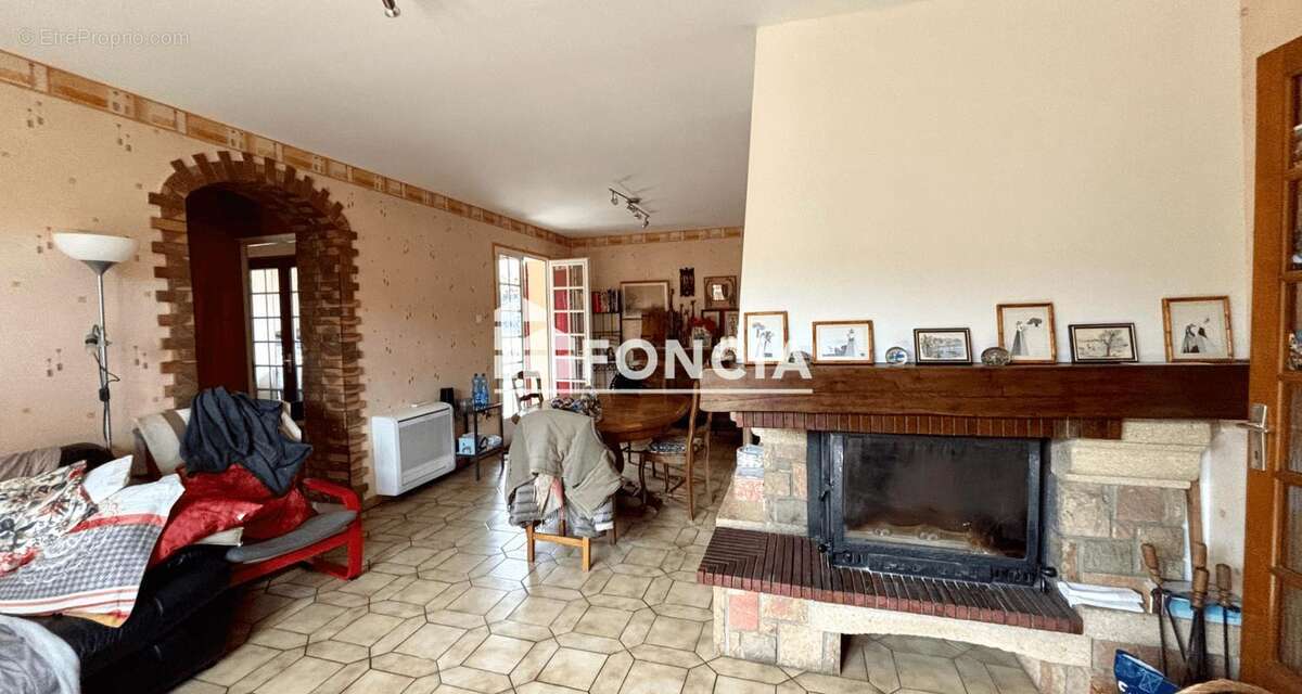 Maison à OUCHES