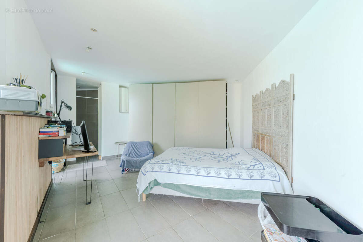 Rare, villa atypique contemporaine, piscine et tennis, à St Raphael Valescure - photo 17