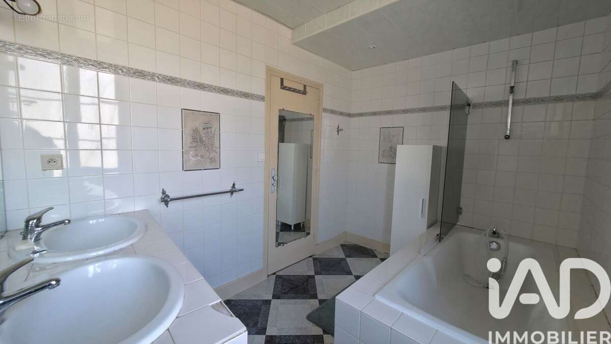 Photo 8 - Maison à VEAUCHE