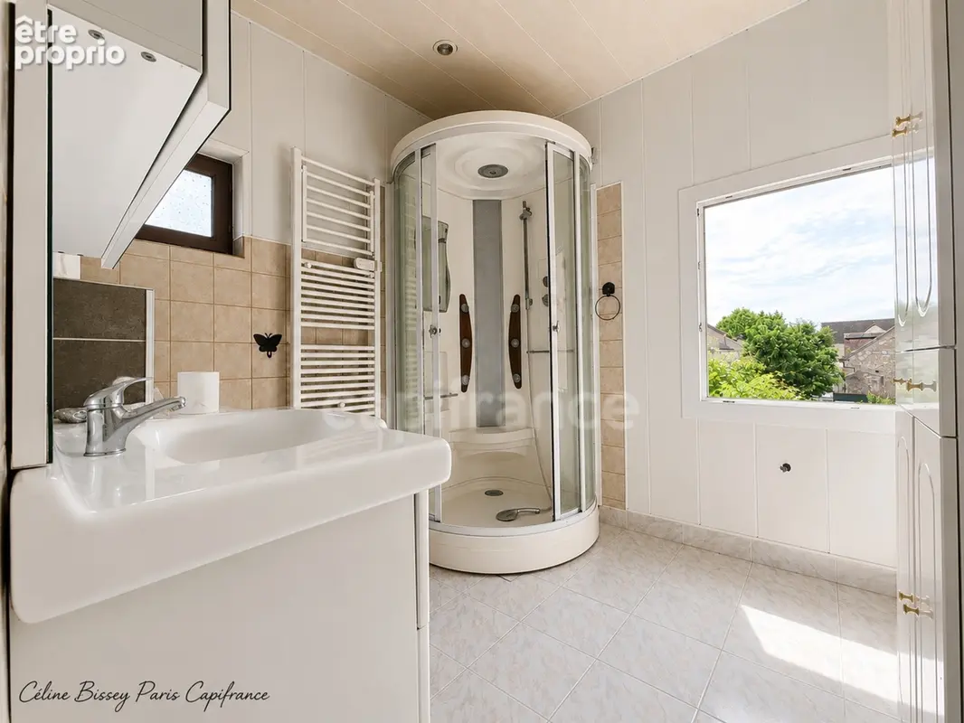 Maison de ville 228M2, 4 chambres, cour et terrasse - photo 6