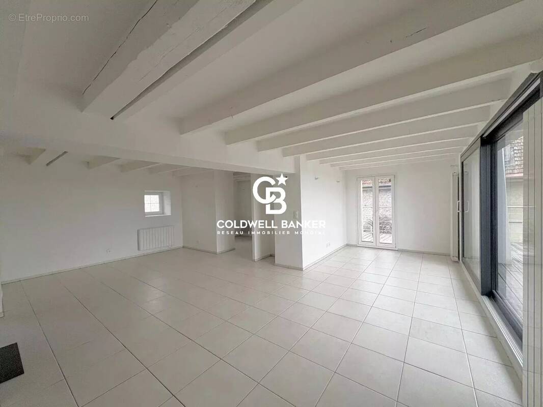 Appartement à CRANVES-SALES