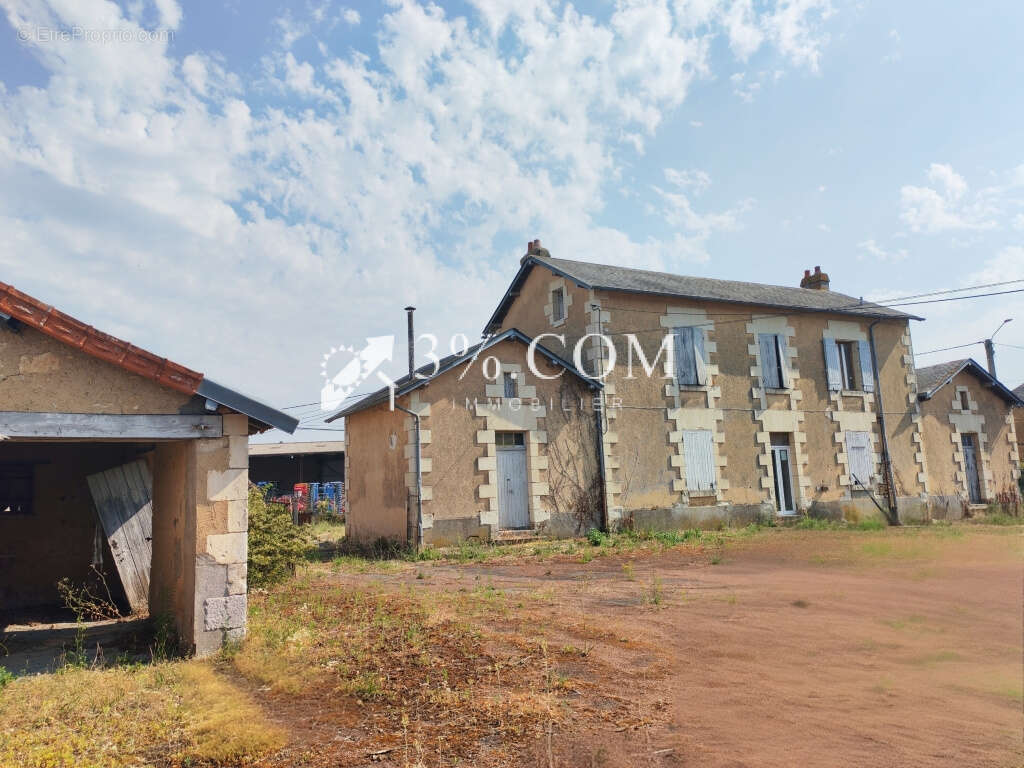 Ensemble immobilier à fort potentiel , ancienne école,  Comm - photo 3