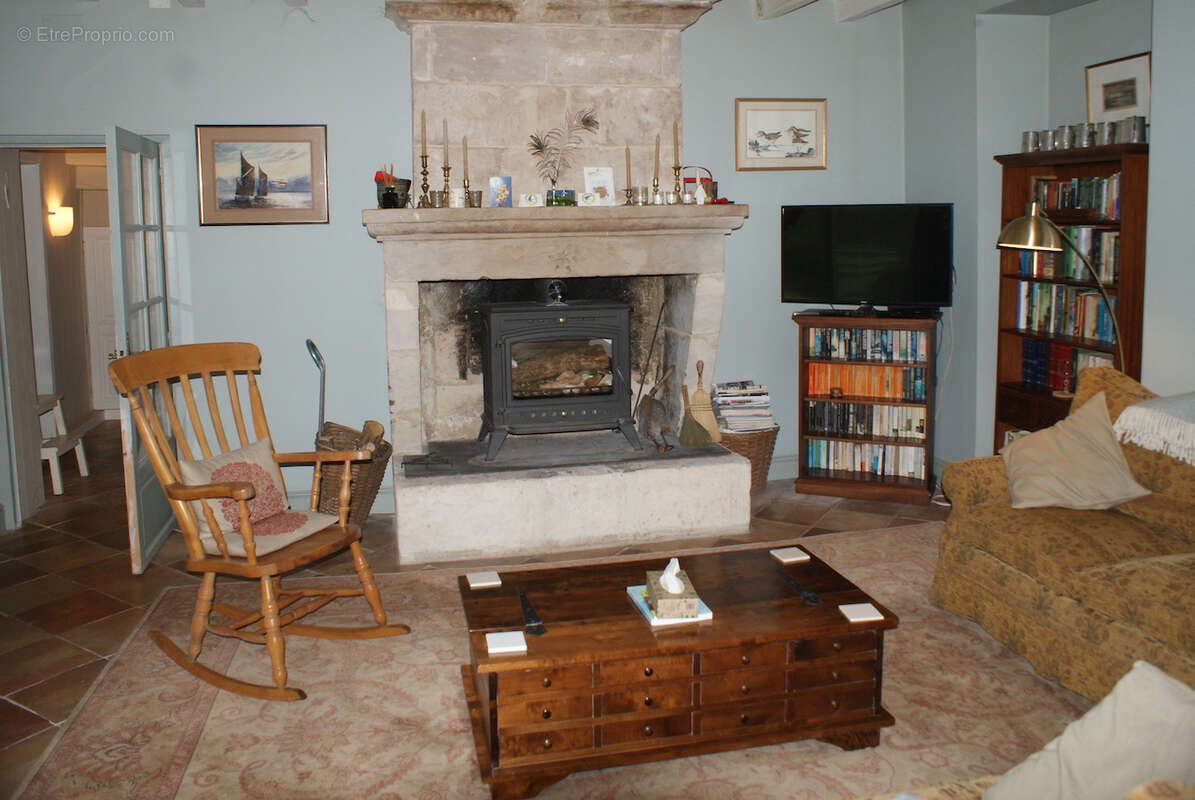 Maison à MONTLIEU-LA-GARDE