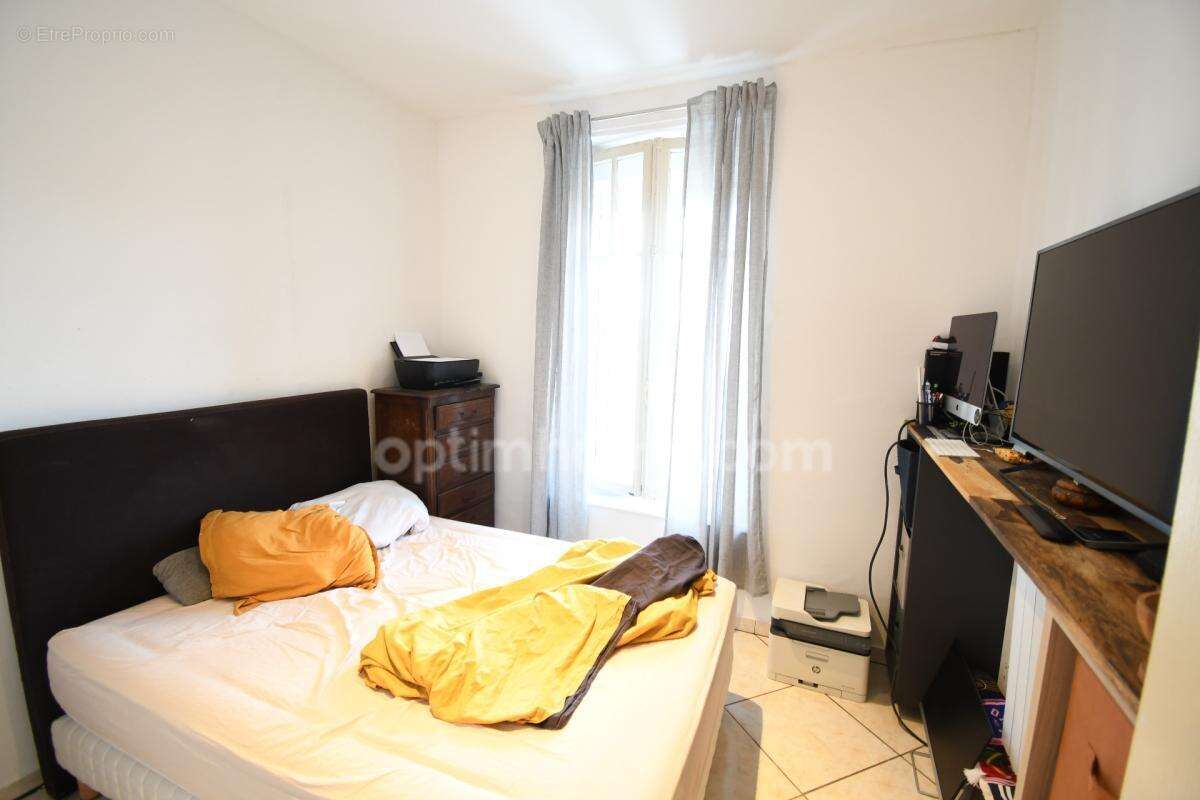 Immeuble complet - 3 appartements - places parking - photo 18