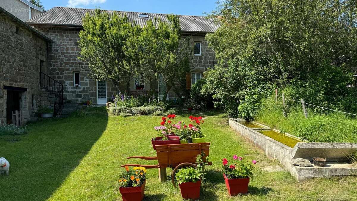 Maison à SAINT-AGREVE