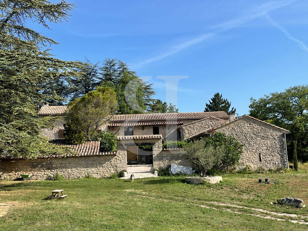 Maison à PERNES-LES-FONTAINES