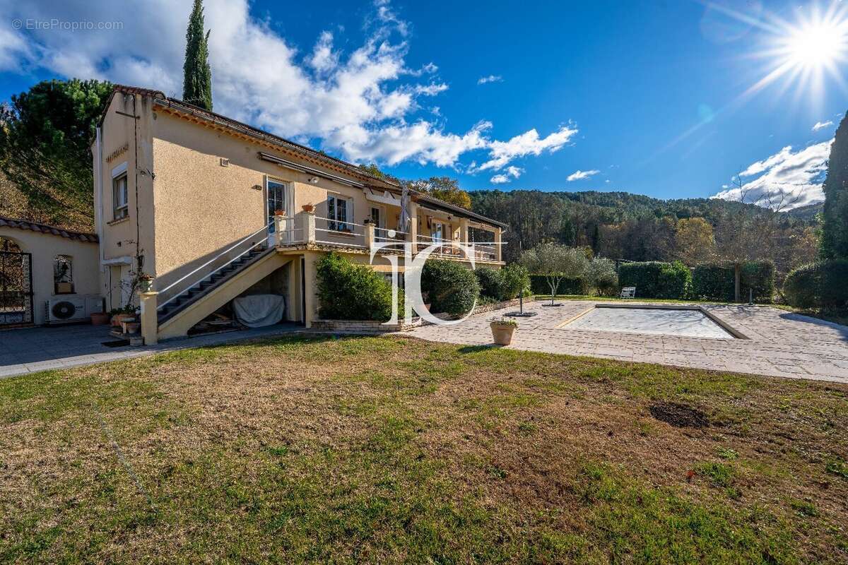 Maison à SAINT-PAUL-LE-JEUNE