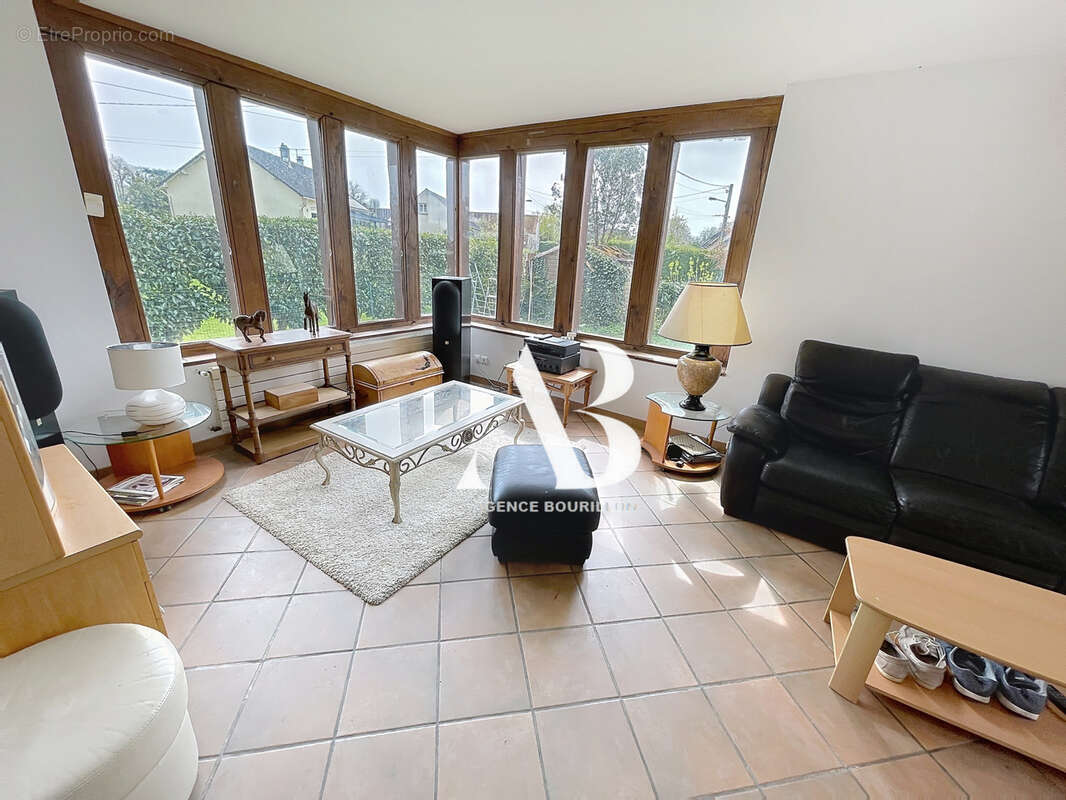 Maison à LE PLESSIS-FEU-AUSSOUX