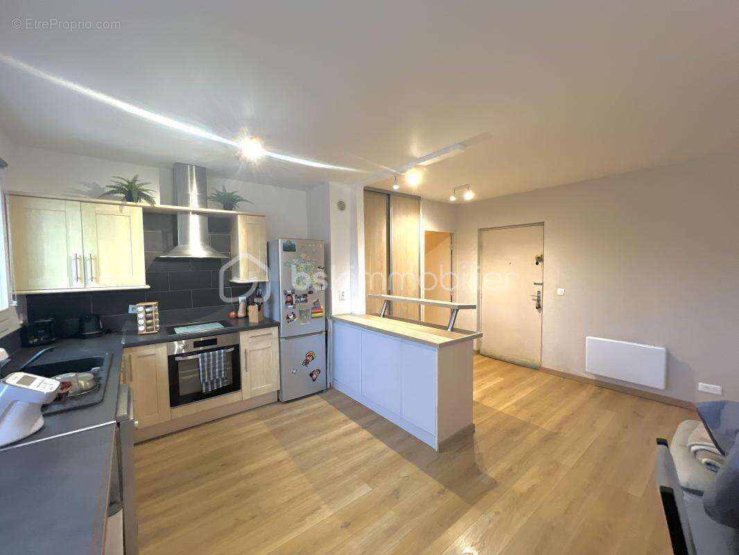 Appartement à LARDY