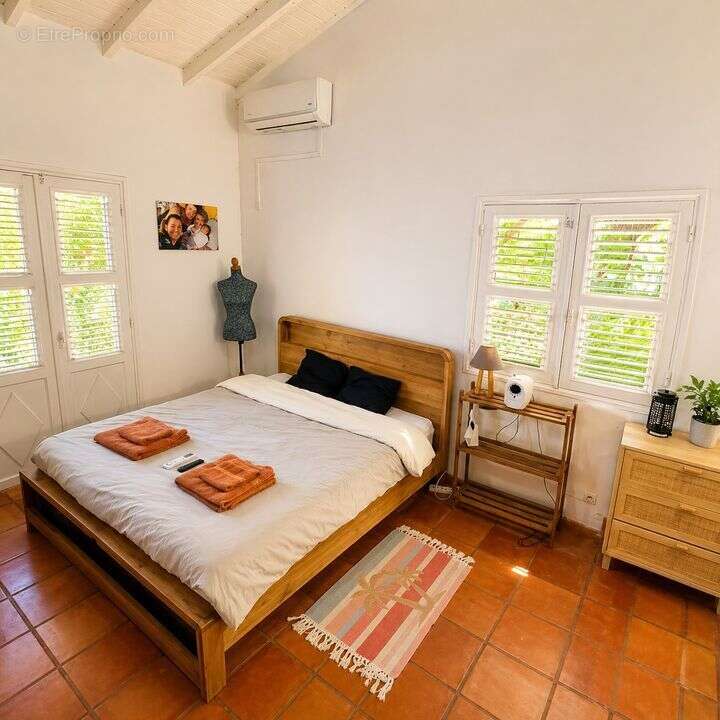 Maison à LES ABYMES