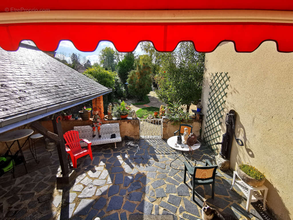 Maison à MONTIGNE-LES-RAIRIES