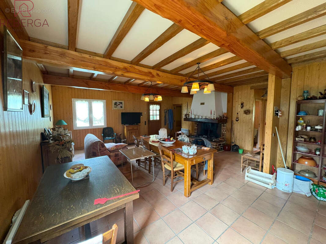 Maison à LES MARTYS