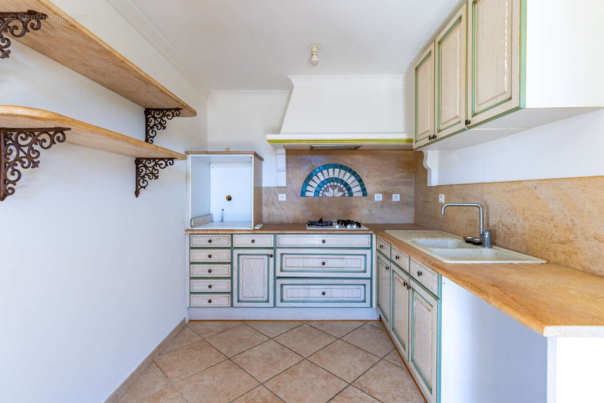 Coup de cœur à Sommières   T4 de 96 m2 avec terrasse, jardin et parking - photo 4