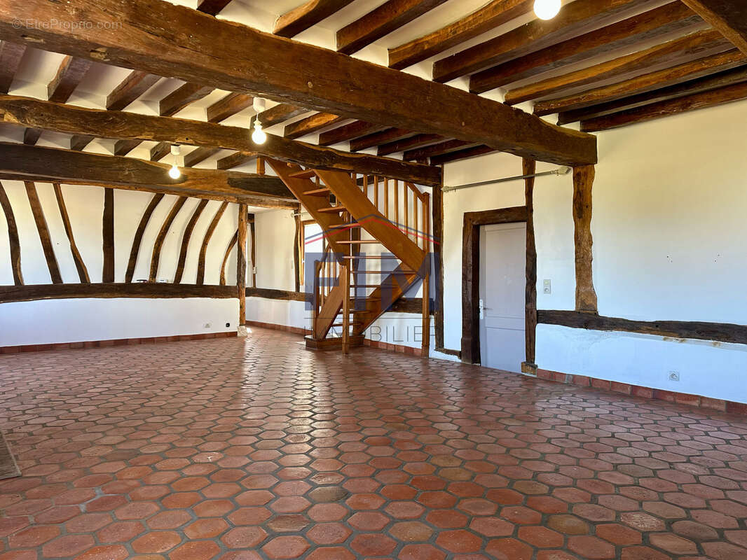 Maison à OSMOY-SAINT-VALERY