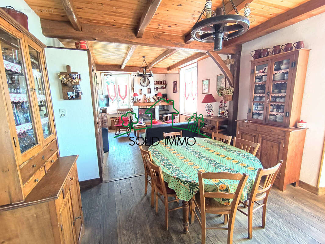 Maison traditionnelle de 150 m2 avec terrain sur la commune de Labastide sur Besorgues 07600 - photo 6