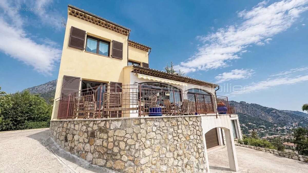 Vue spectaculaire villa avec piscine a menton - photo 17