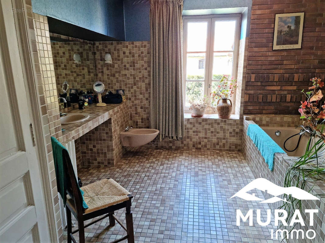 Maison à VEYRE-MONTON