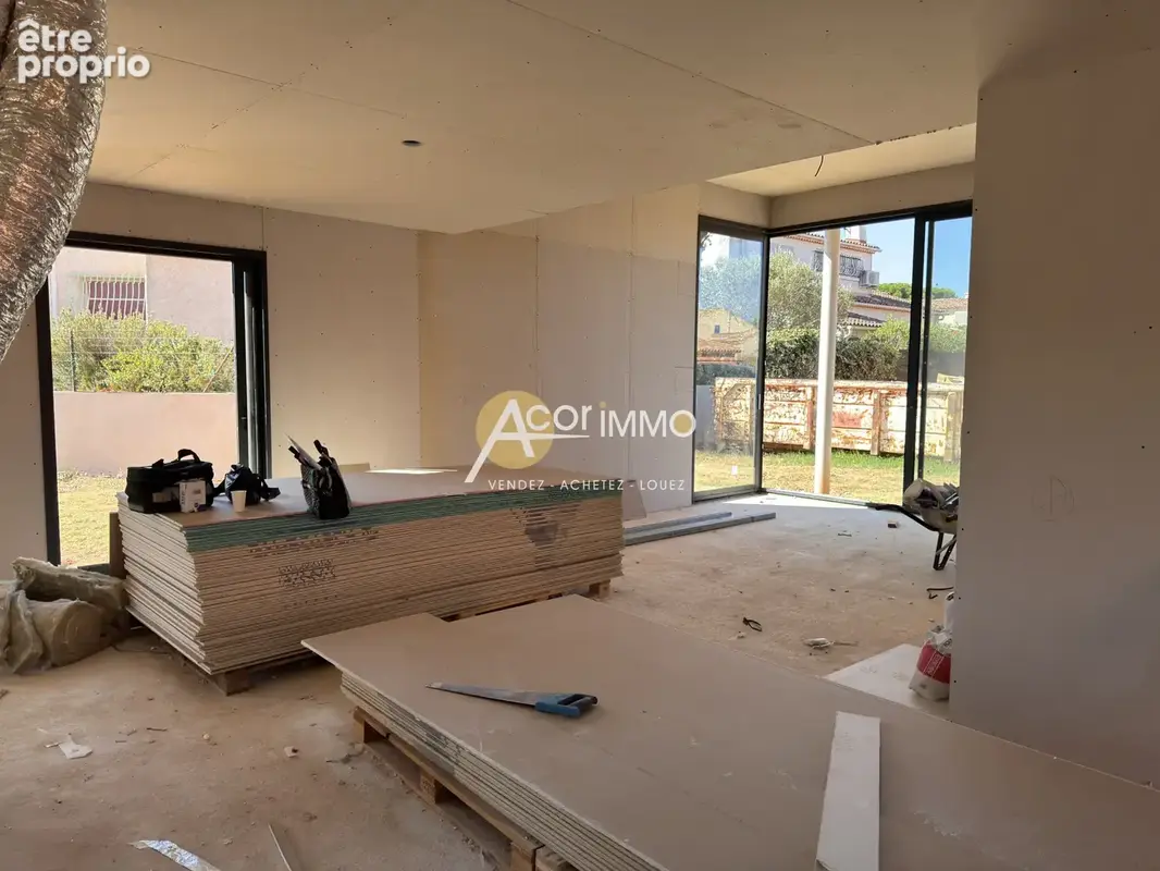 Six Fours les Plages Villa neuve T5 111 m 2 hab , avec garage et piscine - photo 2