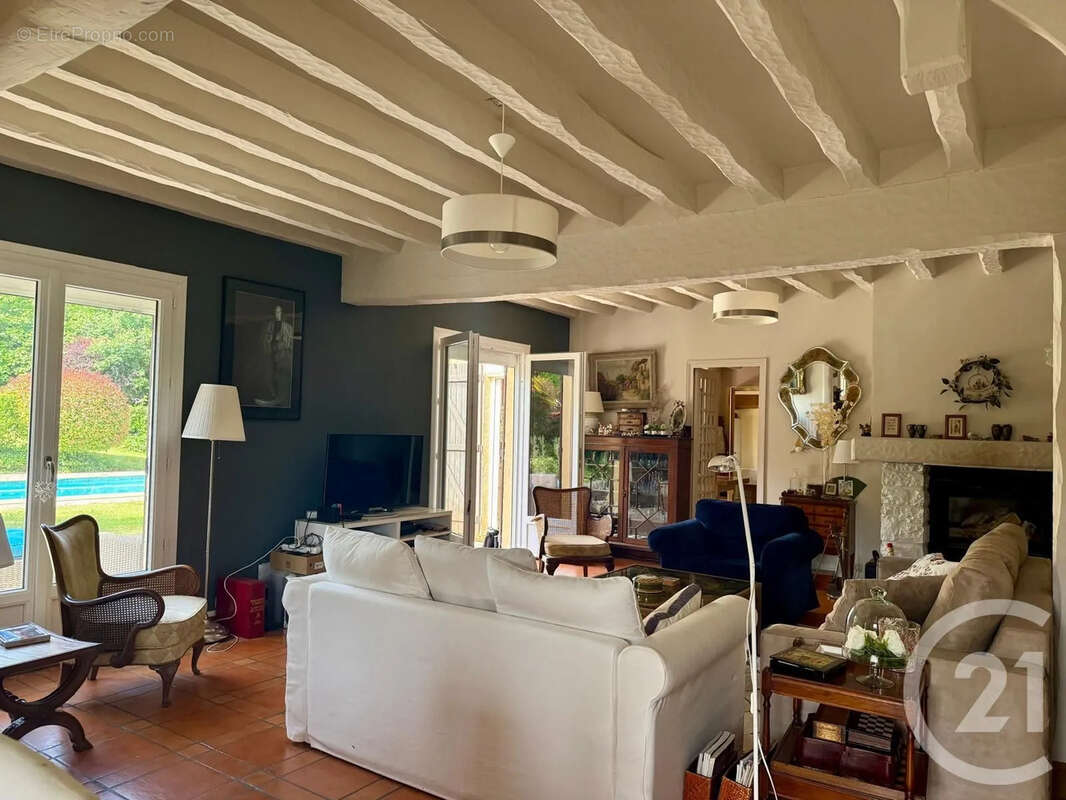Maison 195 m² à Gilles  - photo 5