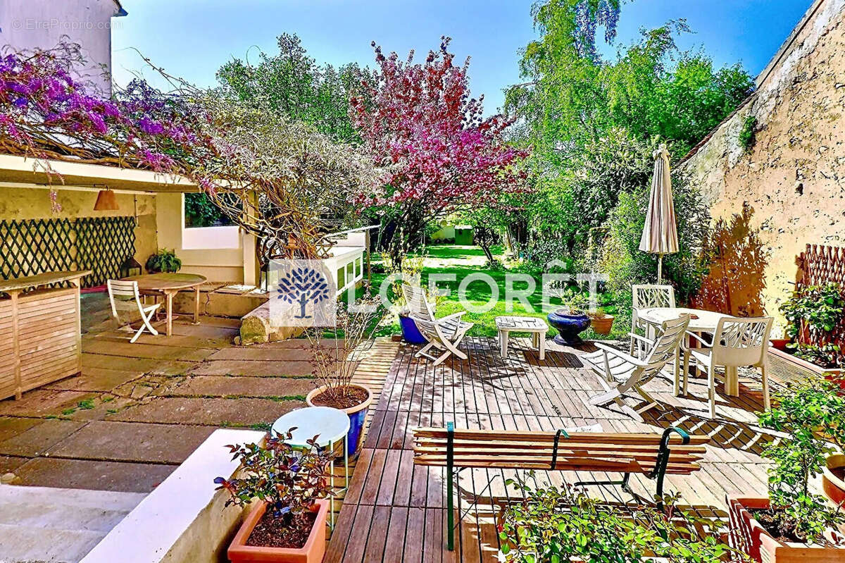 Maison à SAINT-NOM-LA-BRETECHE