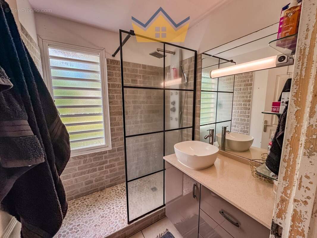 Appartement 102 m² à Fort-De-France  - photo 4