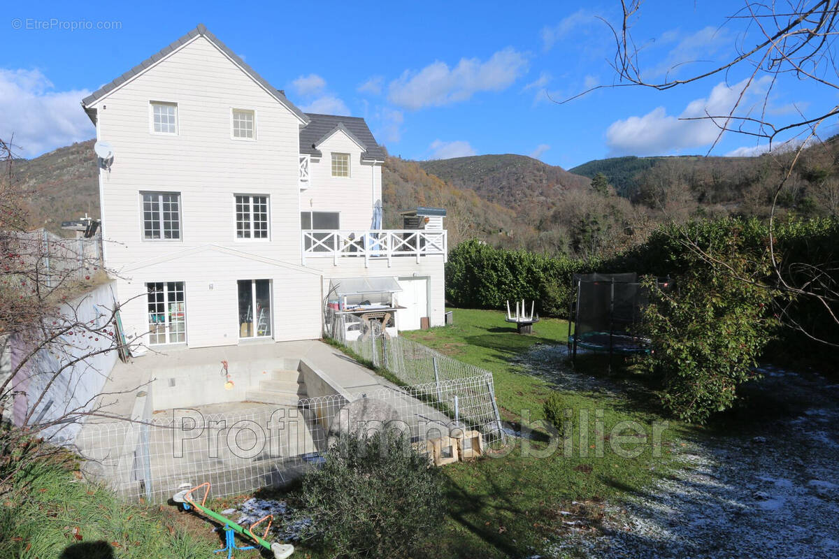 Maison à SAINT-LEGER-DE-PEYRE