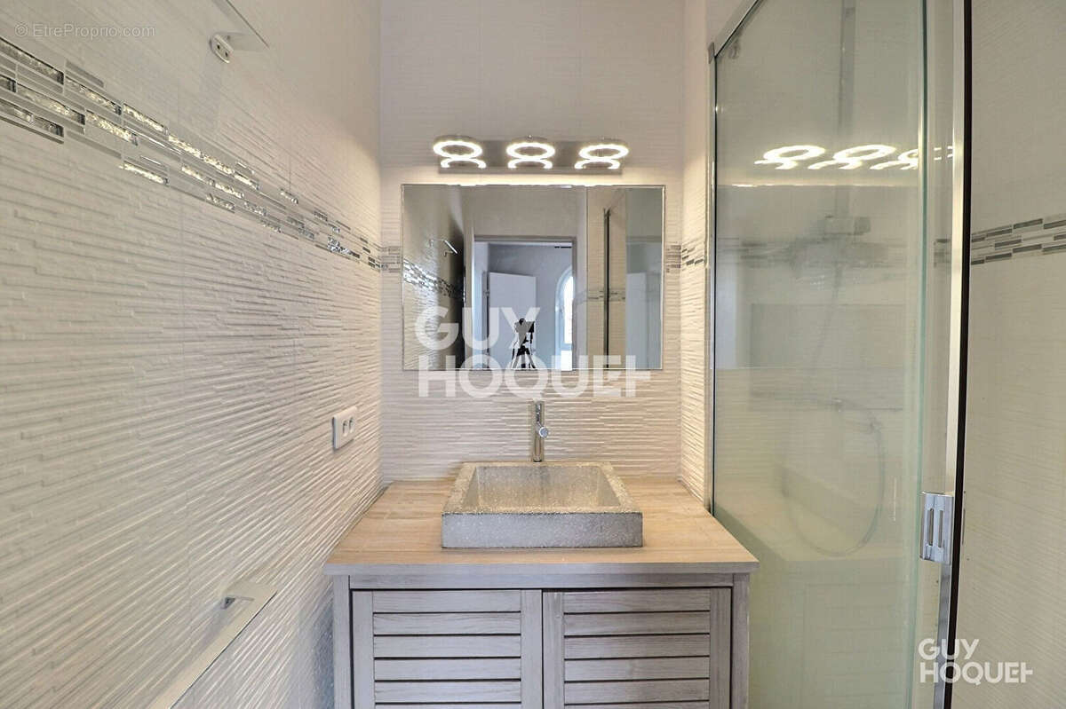 Appartement à LATTES