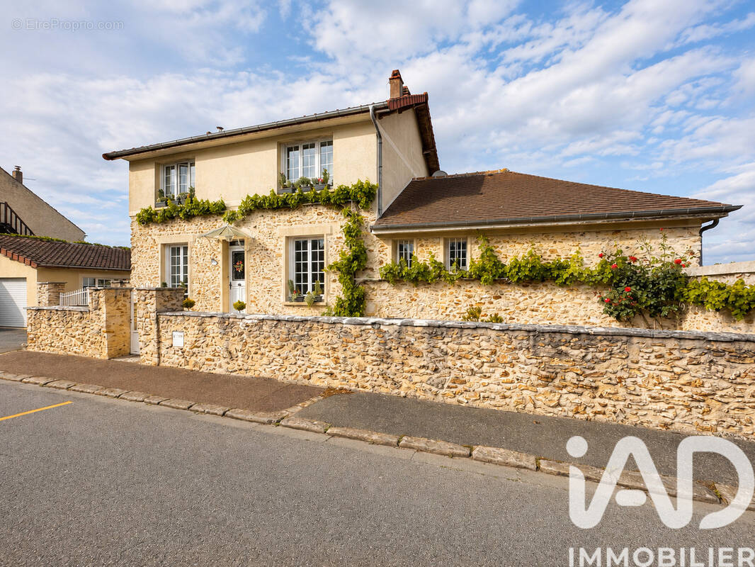 Photo 1 - Maison à ORPHIN