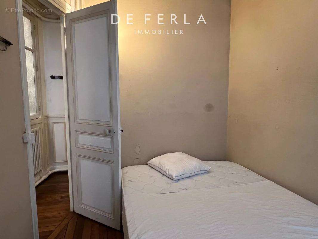 Appartement à PARIS-7E