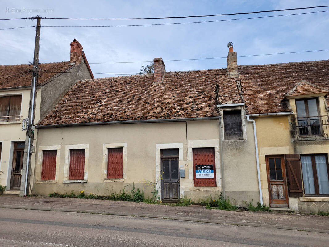 Maison à POUGNY