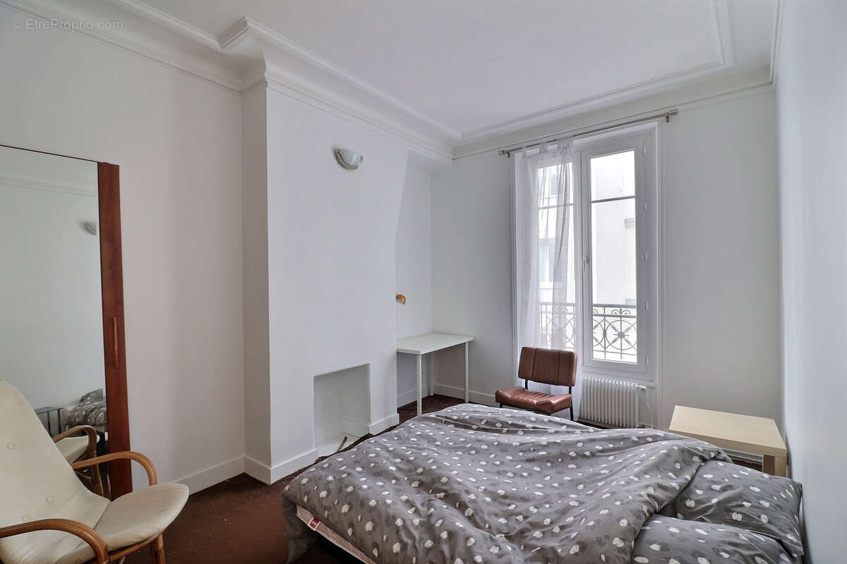 Appartement à PARIS-14E