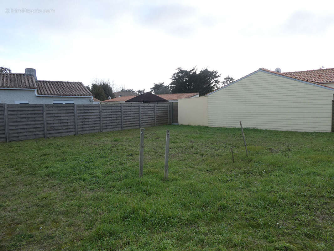 Terrain à LA PLAINE-SUR-MER