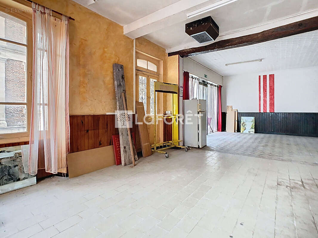 Appartement à VIENNE-LE-CHATEAU