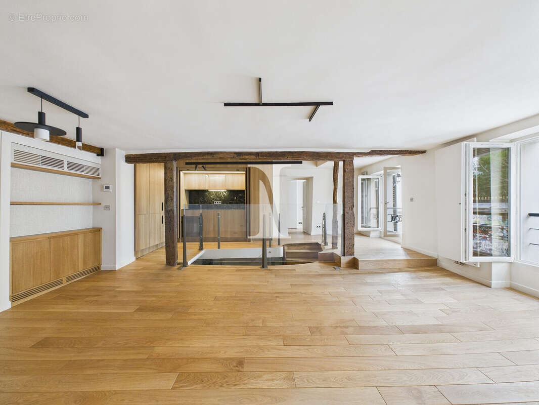 Appartement à PARIS-7E