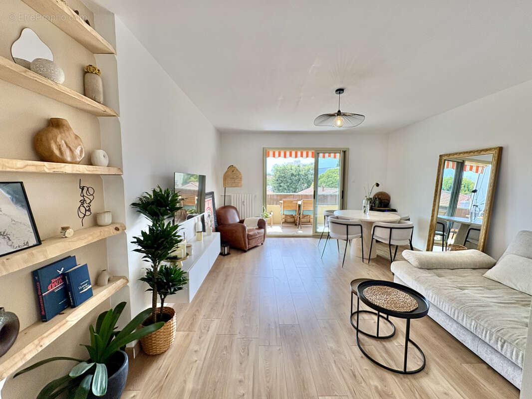 Appartement à SIX-FOURS-LES-PLAGES