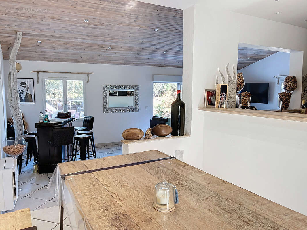 Maison à MESCHERS-SUR-GIRONDE