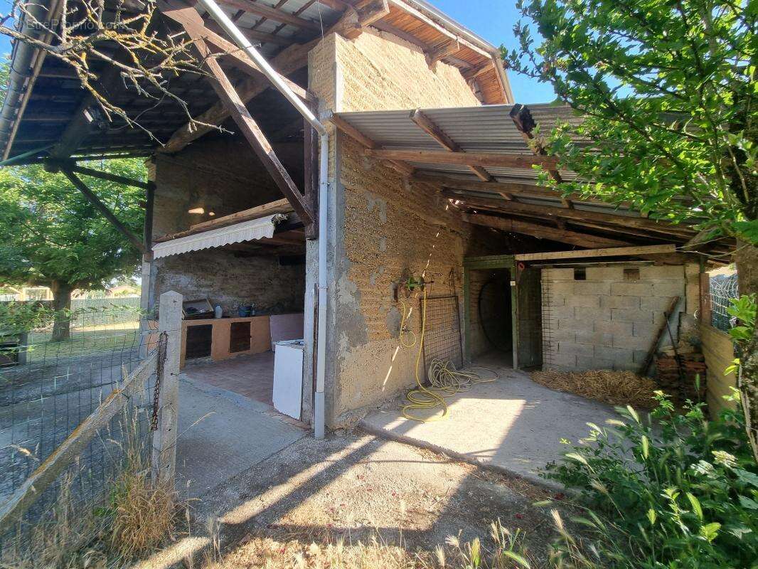 Opportunité à Chatonnay – À rénover ou clé en main selon votre projet - photo 2