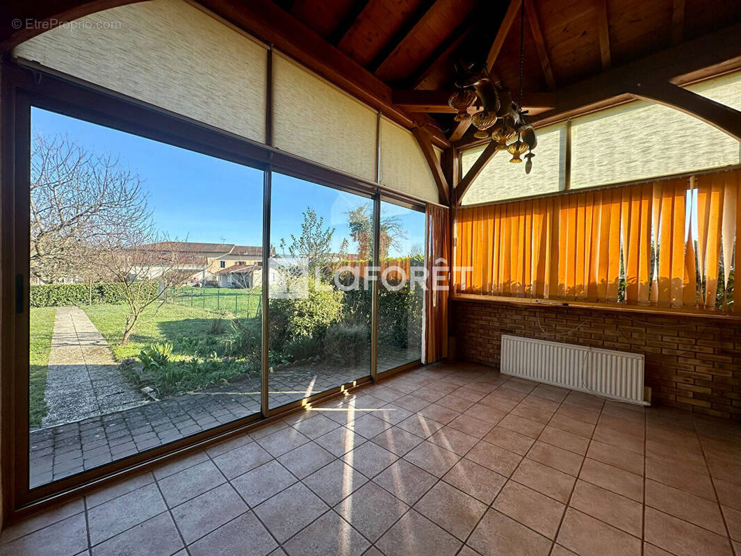 Maison à SAINT-PAUL-DE-VARAX